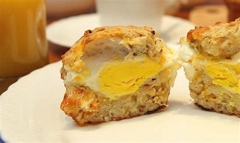 Bacon, Egg & Cheese Breakfast Muffins Recipe (with Video) | TipBuzz