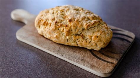 7 Famous Breads From Around the World, And How To Make Them | The Discoverer