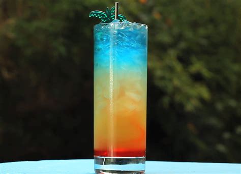 This Paradise Cocktail is Crazy-Cool Looking, Also Delicious | Paradise cocktail, Fun drinks ...