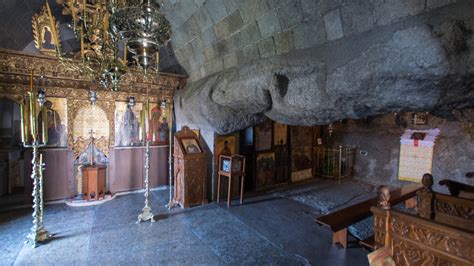 Cave of Apocalypse walk in Patmos island, Greece – Earth Sound Walks