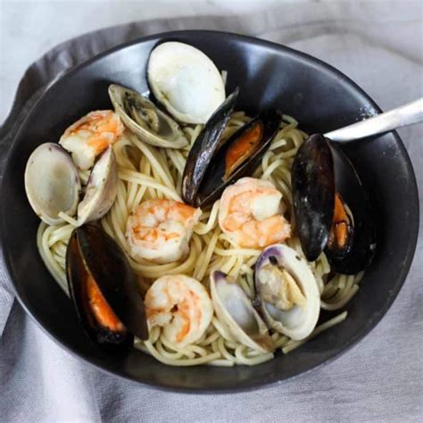 Seafood Linguine White Wine Cream Sauce | Deporecipe.co