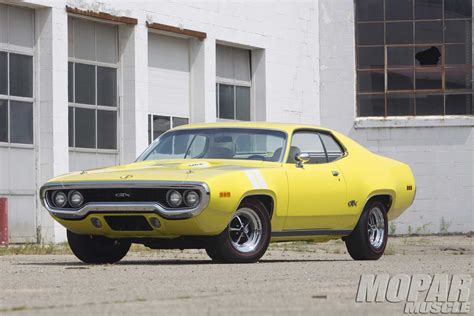 1971 Plymouth GTX - Exclusive Photos - Mopar Muscle Magazine