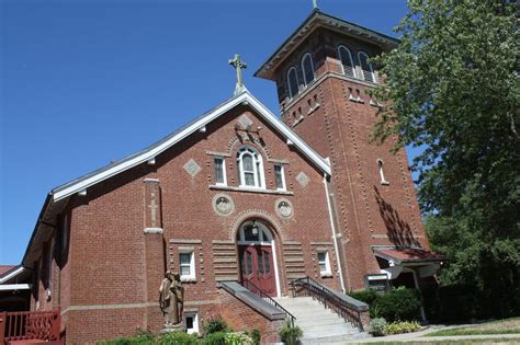 Holy Family Parish :: Holy Family Church :: East Taunton, MA