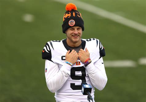 Bengals QB Joe Burrow Provides Cris Collinsworth a 'Very Optimistic' Update About His Knee ...