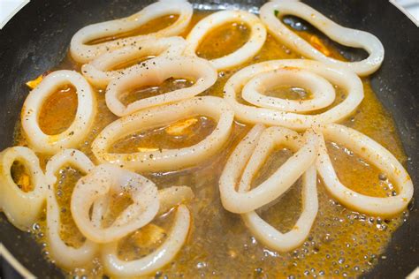 4 Ways to Cook Calamari - wikiHow