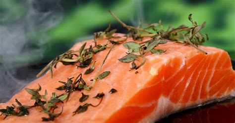 Health Benefits of Eating Raw Fish - News Bits