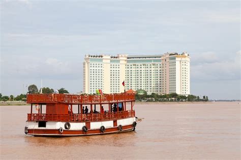 Premium Photo | Boat on the mekong river in phnom penh