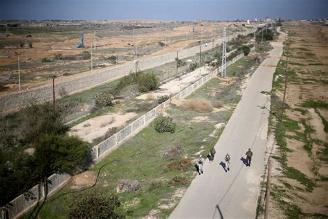 Egypt Accelerates Construction of Border Wall with Gaza