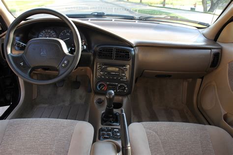 2000 Saturn S-Series - Interior Pictures - CarGurus