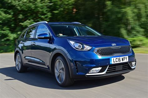 New Kia Niro hybrid SUV 2016 review | Auto Express