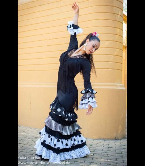 Professional flamenco Dress LolaFlores - Flamencodesign Sevilla