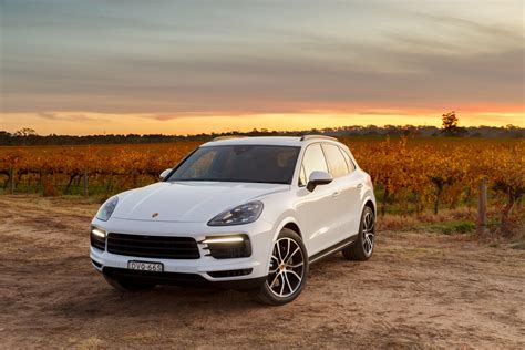 Porsche Cayenne Wallpapers - Top Free Porsche Cayenne Backgrounds - WallpaperAccess