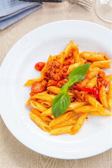 Pasta penne food 7440903 Stock Photo at Vecteezy