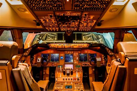 Boeing 747 8 Cockpit