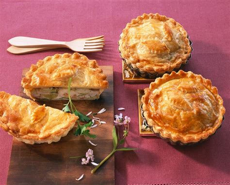 Puff pastry fish pies – License Images – 11377631 StockFood