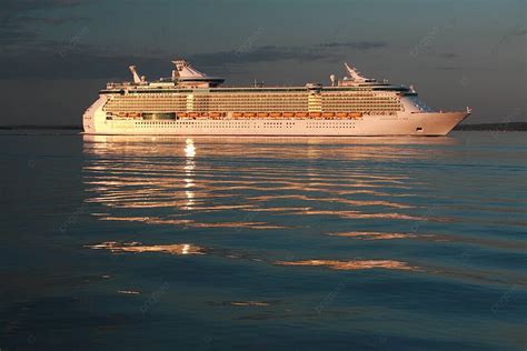 Royal Caribbean Cruise Lines Background Images, HD Pictures and Wallpaper For Free Download ...