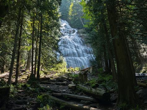 10 Waterfalls in Canada That'll Take Your Breath Away | Reader's Digest