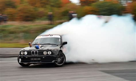 Turbocharged V12 BMW E30 Drift Car [video] - Double Apex