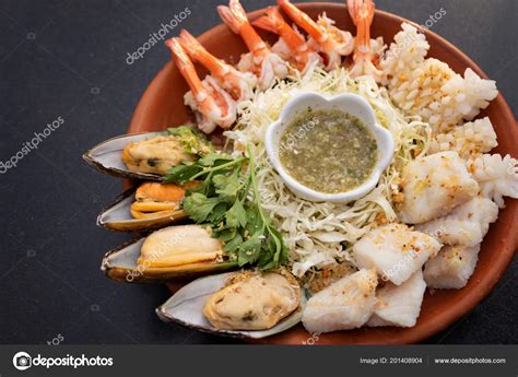 Variety Seafood Platter — Stock Photo © plepraisaeng #201408904