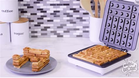 This Waffle Maker Makes LEGO-Style Breakfast Bricks