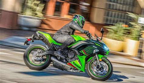 2023 Kawasaki Ninja 650 [Specs, Features, Photos]