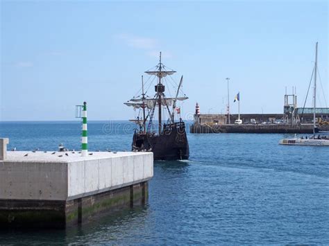 The Replica Santa Maria Sailing Ship Leaving Funchal Harbor for a Cruise Around Madeira Stock ...