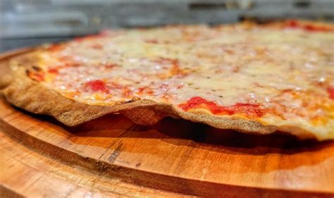 Chicago Thin-Crust Pizza Recipe