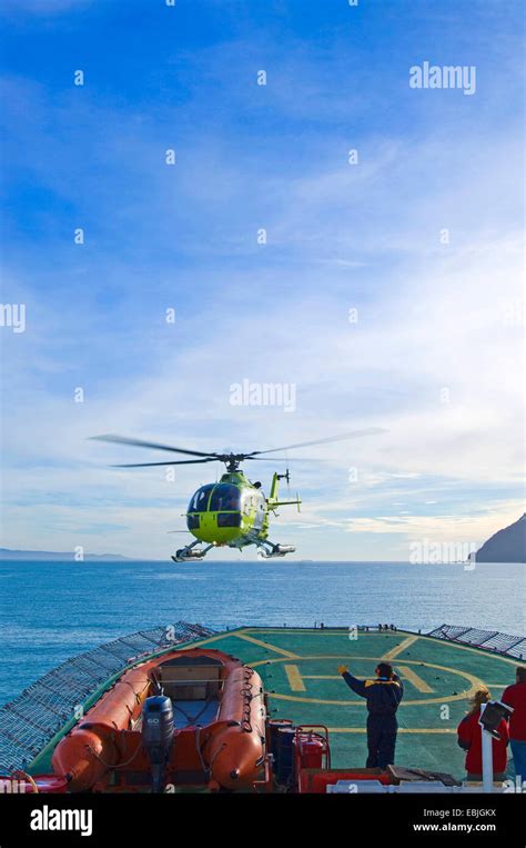 helicopter landing on ship, Antarctica, Livingston Island Stock Photo - Alamy