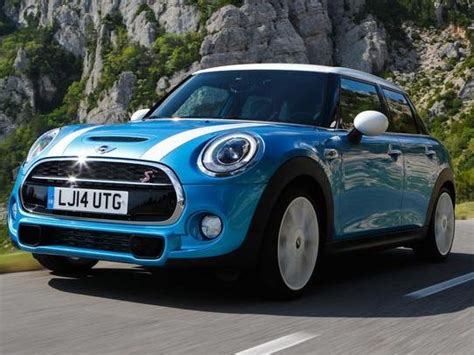 2018 Mini Cooper Hardtop / Convertible Review, Pricing, and Specs