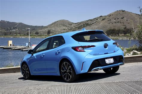 Toyota Corolla Hatchback Hybrid Photos and Specs. Photo: Toyota Corolla ...