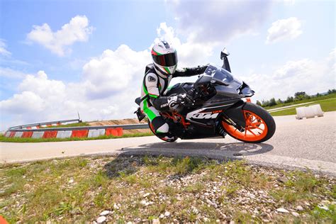 First ride: KTM RC 125 review | Visordown