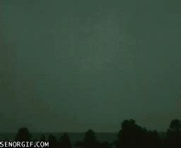 20 Things That Are Way Better In Slow Motion | Cool gifs, Motion, Lightning