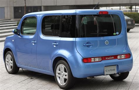 File:Nissan cube 15G rear.jpg - Wikimedia Commons