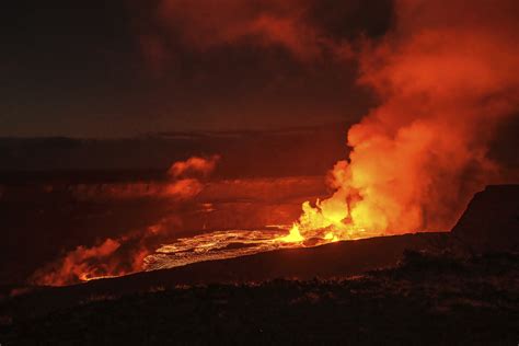 Kilauea, one of the world's most active volcanoes, begins erupting after 3-month pause