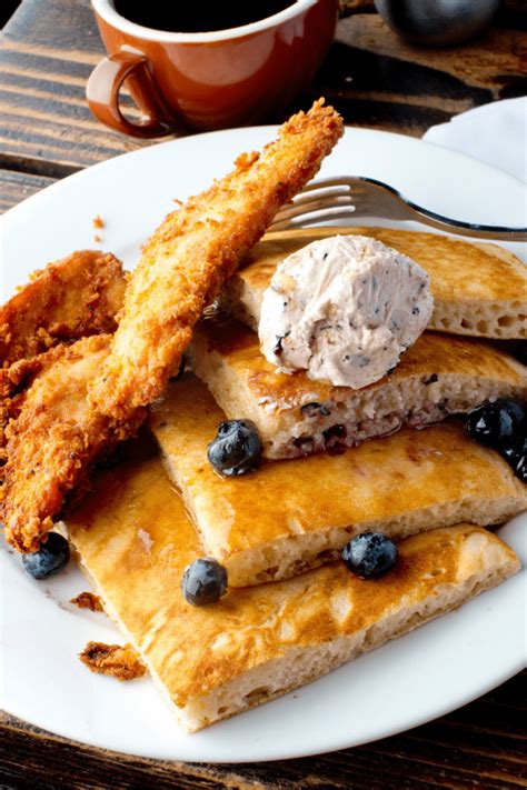 25 Best Pancake Toppings - Insanely Good