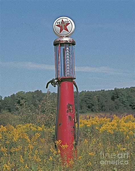 Texaco Antique Gas Pump Photograph by Robert Birkenes