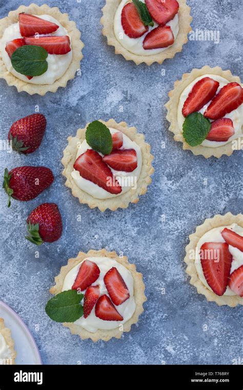 Mini strawberry tarts Stock Photo - Alamy