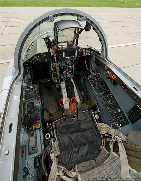 A peek inside fighter Jet cockpit : r/pics