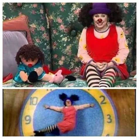 The Big Comfy Couch Clock Rug Stretch - Couch Collection