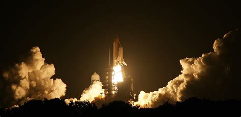 STS-128, kennedy space center, space shuttle discovery, time, night ...