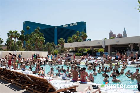 MGM Grand Hotel and Casino - The Director's Pool at the MGM Grand Hotel & Casino | Oyster.com ...