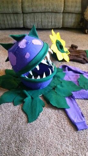 Plants vs. Zombies Halloween costumes. Chomper and Sunflower.