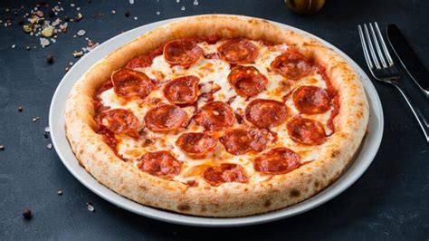 What Is Plant-Based Pepperoni? A Guide to This Meat-Free Alternative - Pizzaware