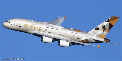 Airbus A380 commercial aircraft. Pictures, specifications, reviews.