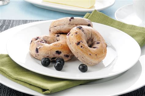 Blueberry Bagel Recipe: How to Make Homemade Bagels - 2024 - MasterClass