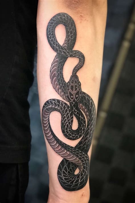 10+ Best Black Mamba Snake Tattoo Designs & Meanings | PetPress