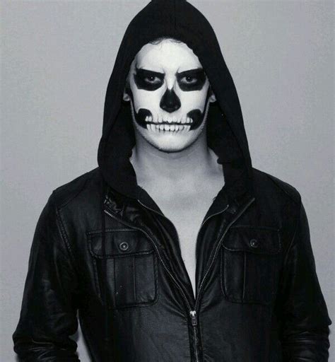 Guy Skelton face | Maquiagem de caveira, Fantasias de halloween para ...