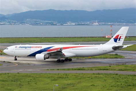 Malaysia Airlines Fleet Airbus A330-300 Details and Pictures