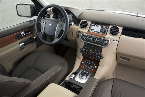 2013 Land Rover Discovery 4 interior