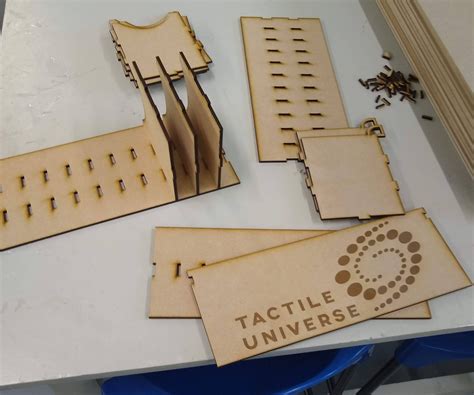 Making boxes with a laser cutter – Tactile Universe